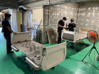 ベッド搬入作業 ベッド搬入作業