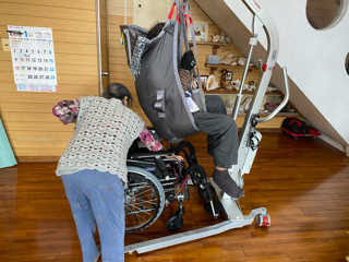 床走行リフト 床走行リフト