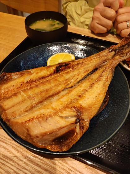 ★のうれんプラザまで歩いて、特大ほっけを食べる ★のうれんプラザまで歩いて、特大ほっけを食べる