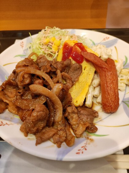★パチンコ屋さんに併設の食堂でランチ ★パチンコ屋さんに併設の食堂でランチ