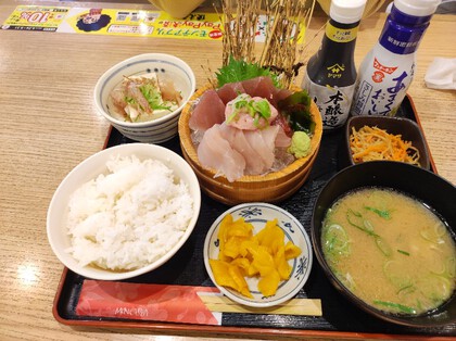 ★飲み過ぎた翌日は、魚萬さんのお魚ランチ ★飲み過ぎた翌日は、魚萬さんのお魚ランチ