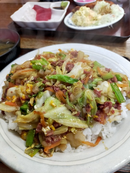 ★行列ができる店?あやぐ食堂にやっと入れた ★行列ができる店?あやぐ食堂にやっと入れた