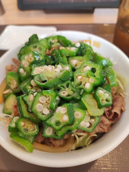 ★オクラがたっぷり、ヘルシーな牛丼ランチ ★オクラがたっぷり、ヘルシーな牛丼ランチ