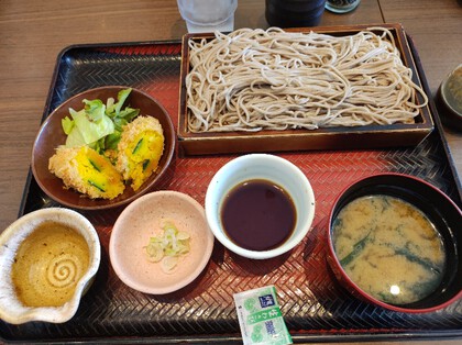 ★連休明けは、軽めにざる蕎麦ランチ ★連休明けは、軽めにざる蕎麦ランチ