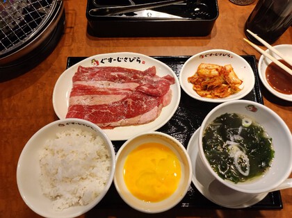 ★生卵の扱いに困る?、牛焼きすき定食(焼き肉五苑) ★生卵の扱いに困る?、牛焼きすき定食(焼き肉五苑)
