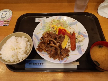 ★パチンコ屋さんに併設の食堂でランチ ★パチンコ屋さんに併設の食堂でランチ