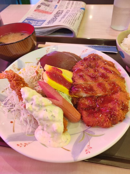 ★パチンコ屋さんの食堂のAランチがボリューム満点だった ★パチンコ屋さんの食堂のAランチがボリューム満点だった