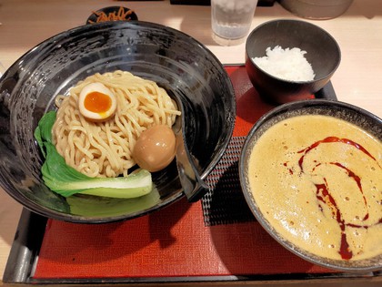 ★前回の食べ残しを反省して、つけ麺は普通盛りを注文 ★前回の食べ残しを反省して、つけ麺は普通盛りを注文