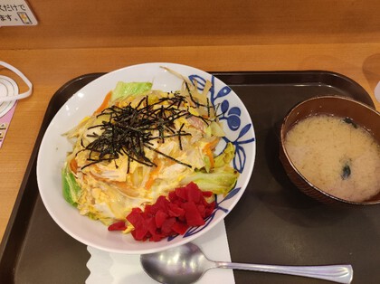 ★パチンコ屋さん併設の食堂で、沖縄風チャンポン ★パチンコ屋さん併設の食堂で、沖縄風チャンポン