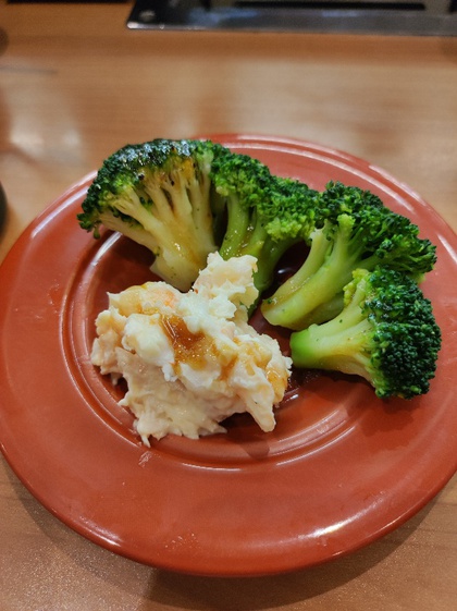★回転寿司で、野菜サラダの皿を取ってみた ★回転寿司で、野菜サラダの皿を取ってみた
