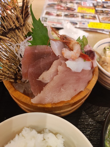 ★秋晴れの中を歩いて刺身定食ランチ ★秋晴れの中を歩いて刺身定食ランチ