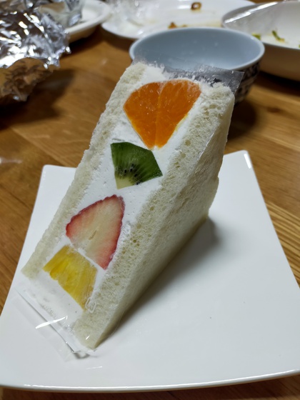 ★ちょっと贅沢なフルーツサンドを食べてみた ★ちょっと贅沢なフルーツサンドを食べてみた