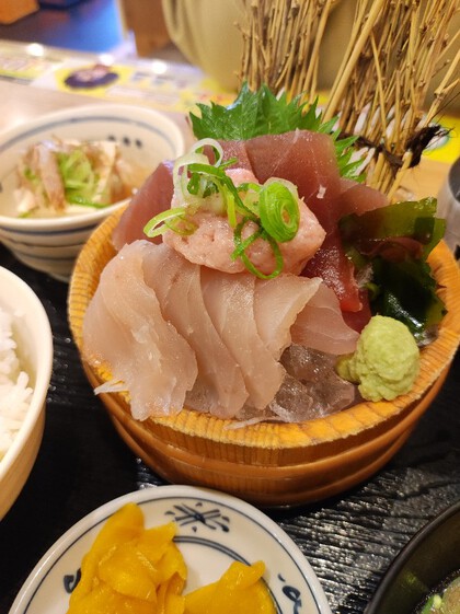 ★飲み過ぎた翌日は、魚萬さんのお魚ランチ ★飲み過ぎた翌日は、魚萬さんのお魚ランチ