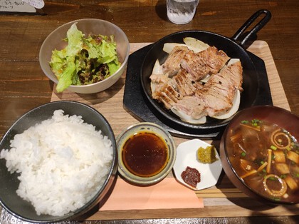 ★銀シャリ豚ステーキランチ ★銀シャリ豚ステーキランチ