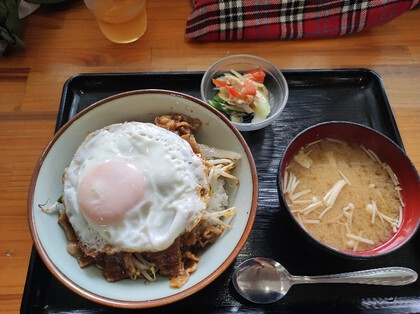 ★引越し先周辺を歩いて見つけた定食屋さんでランチ ★引越し先周辺を歩いて見つけた定食屋さんでランチ