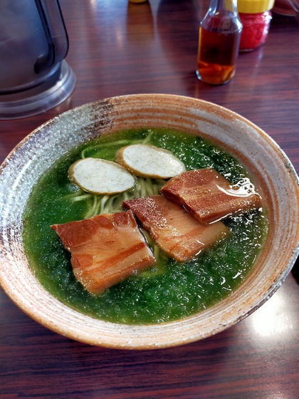 ★優しい味のアーサそばと、ぷりぷりコラーゲンのテビチそば ★優しい味のアーサそばと、ぷりぷりコラーゲンのテビチそば