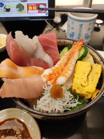 ★回転寿司さんの海鮮丼ランチ ★回転寿司さんの海鮮丼ランチ