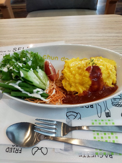 ★お洒落なカフェで、オムライスランチ ★お洒落なカフェで、オムライスランチ