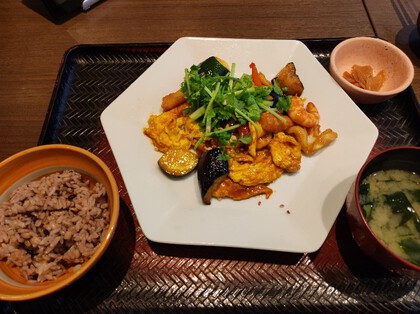 ★パクチーの味が独特なアジアンランチ ★パクチーの味が独特なアジアンランチ