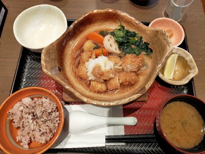 ★大戸屋さんの定番?2品を食べてみた ★大戸屋さんの定番?2品を食べてみた
