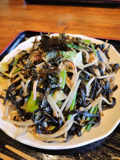 ★三連休初日に食べたイカ墨麺焼きそば ★三連休初日に食べたイカ墨麺焼きそば