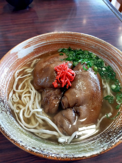 ★優しい味のアーサそばと、ぷりぷりコラーゲンのテビチそば ★優しい味のアーサそばと、ぷりぷりコラーゲンのテビチそば