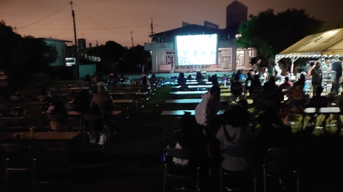 屋外映写会 屋外映写会