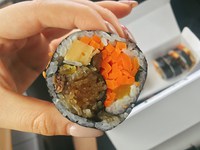 【韓国料理】具だくさんの韓国のり巻き「김밥（キンパ）」が美味しい♪那覇市「オッパキンパ」