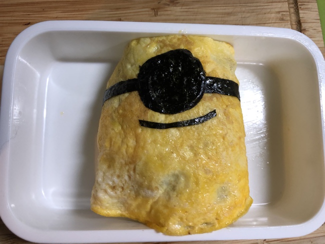 保育園最後のお弁当はキャラ弁「ミニオン」に挑戦!見たことないけど(笑) キャラ弁 ミニオン
