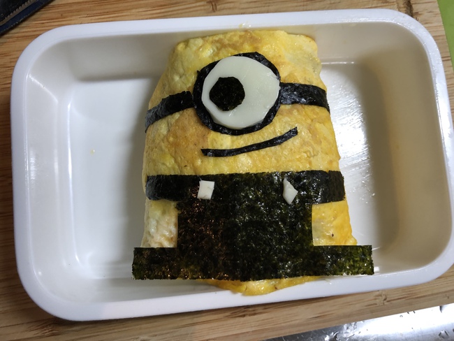 保育園最後のお弁当はキャラ弁「ミニオン」に挑戦!見たことないけど(笑) キャラ弁 ミニオン