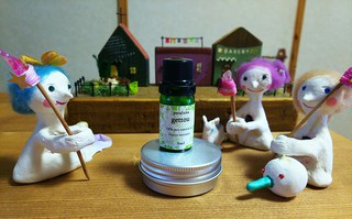 満月に魔女が作る「魔法のクリーム」 満月に魔女が作る「魔法のクリーム」