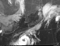 台風24号沖縄・奄美地方直撃後　本州縦断へ