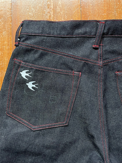 沖縄を感じる刺繍をバックポケットに。 沖縄を感じる刺繍をバックポケットに。