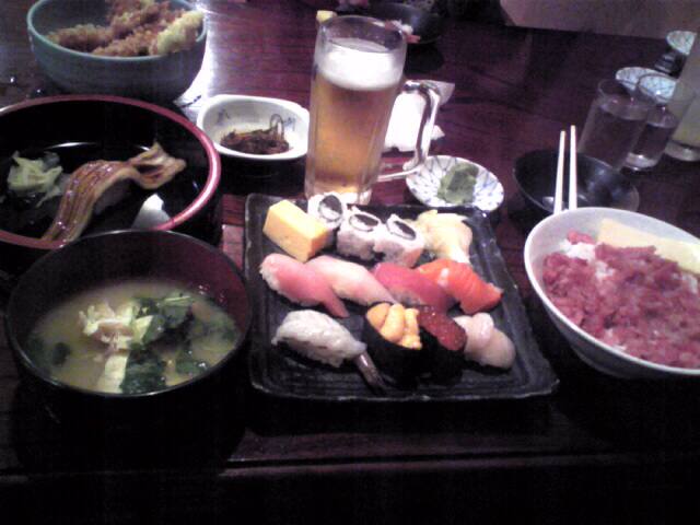 築地に行きました