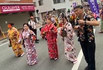 チムドンドン、沖縄三線どんたく隊でした。 チムドンドン、沖縄三線どんたく隊でした。
