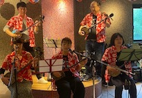 さあ、どんたくです。新安里屋ユンタでパレードです。 さあ、どんたくです。新安里屋ユンタでパレードです。