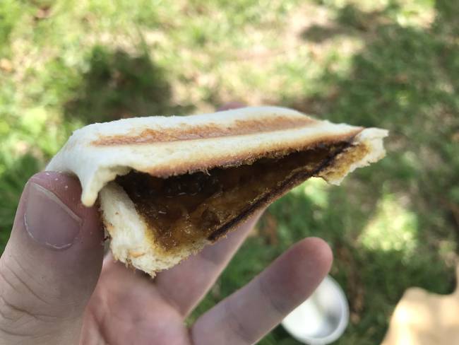 アウトドアの簡単調理!ホットサンドメーカーでポケットランチをはさんで焼いてみた アウトドアの簡単調理!ホットサンドメーカーでポケットランチをはさんで焼いてみた