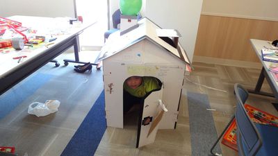 4月「ダンボールで遊ぼう」 4月「ダンボールで遊ぼう」