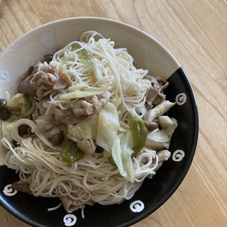 本マグロもあと少し! そーめんチャンプル