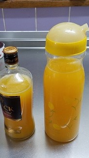 レモン絞り器で蜜柑ジュースを! レモン絞り器で蜜柑ジュースを!