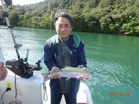ニュージーランド2日目 ロトルア タラウェラ湖でマス釣り