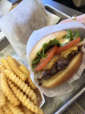 シャックバーガーとグリルドオニオン シャックバーガーとグリルドオニオン