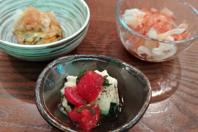 お通しとお刺身とスパイス&焼酎 お通しとお刺身とスパイス&焼酎