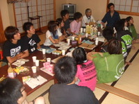 スタッフ会議中です。 2008/08/08 23:34:37