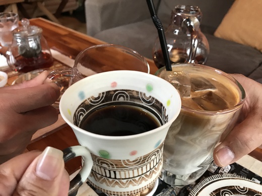 カフェ・カミーノ・デ・アラブで異国 カフェ・カミーノ・デ・アラブで異国