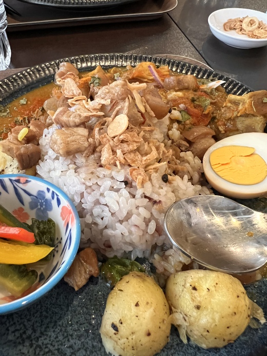 合いがけカレーの「ひろ屋」 合いがけカレーの「ひろ屋」