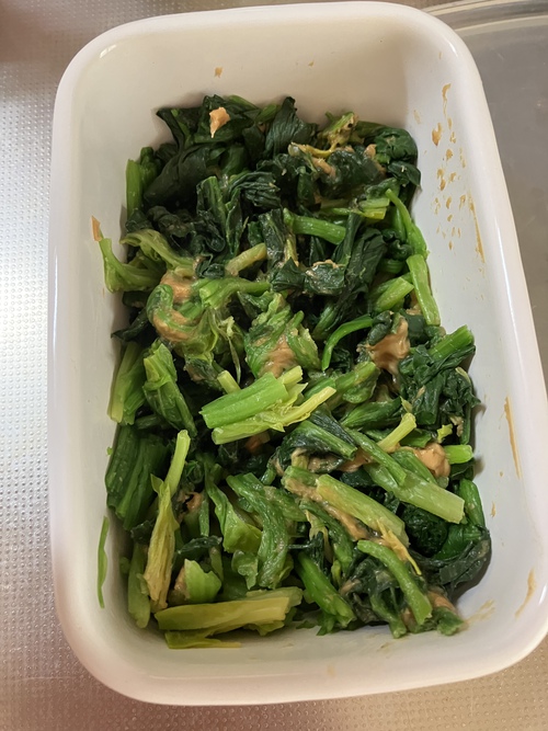 ほうれん草は胡麻油と塩で ほうれん草は胡麻油と塩で