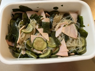 豆乳と豚肉、青菜とキノコのスープ 豆乳と豚肉、青菜とキノコのスープ