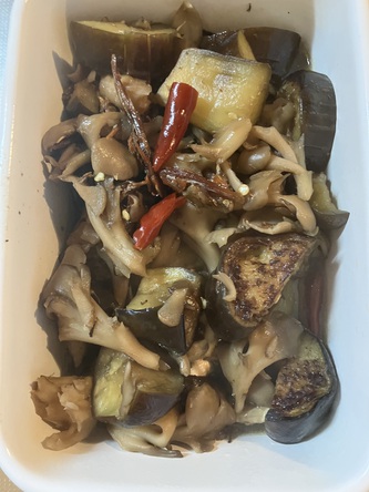 昼からはおかずの仕込み 昼からはおかずの仕込み