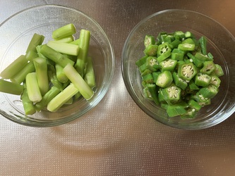 昼からはおかずの仕込み 昼からはおかずの仕込み
